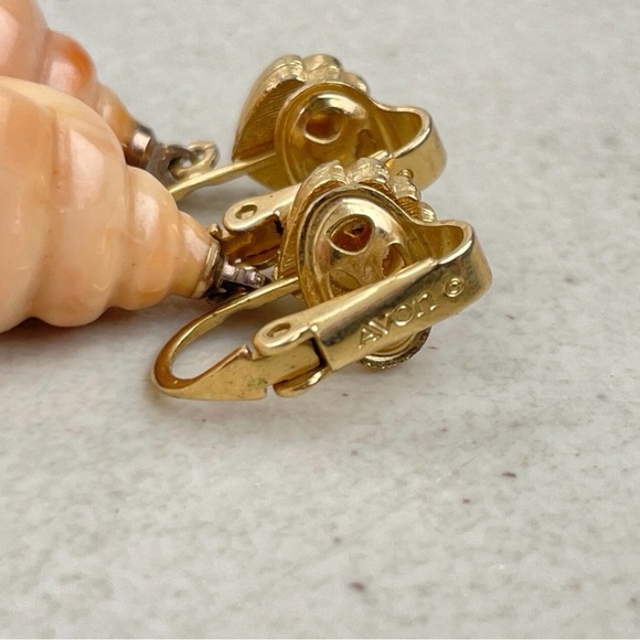 Gold and Peach Shell Earrings - Picture 4 of 5